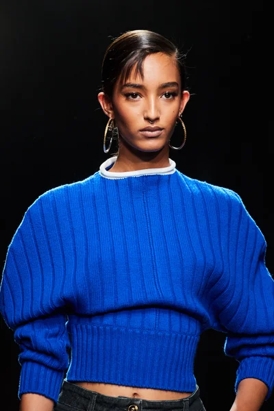 Look 63